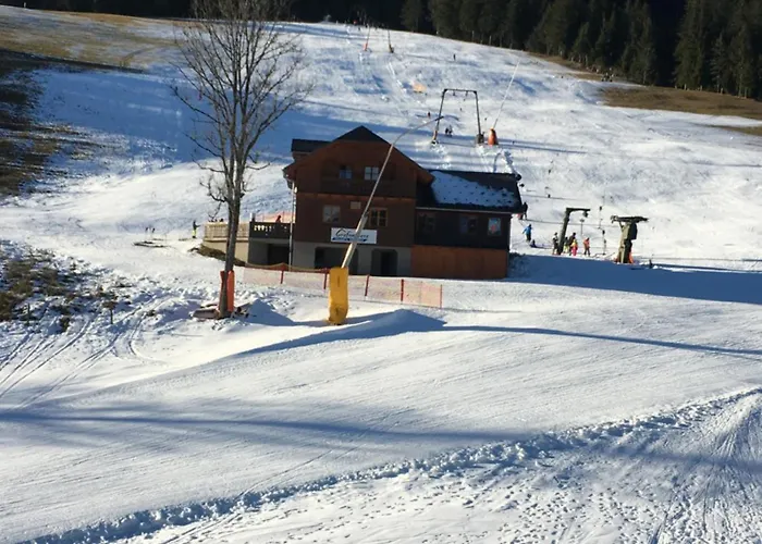 Big Apartment, 72m2, Still Good Skiing , Swimming Pool Inhouse , Table Tennis, Therme Lejlighed *