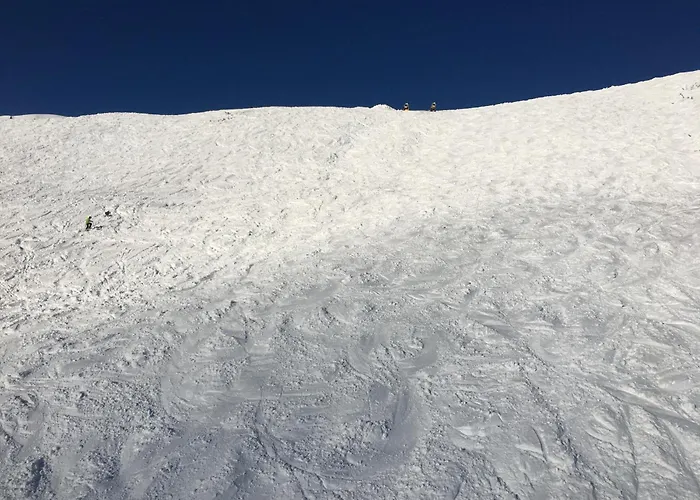 Big Apartment, 72m2, Nature Paradise, Swiming Pool, Table Tennis, Therme شقة